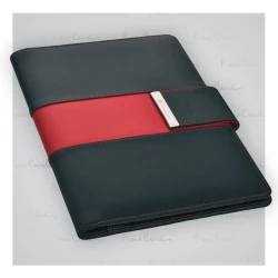 Folder z USB 8GB CHARENTE Pierre Cardin - czerwony (B5600201IP305)