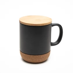 Kubek ceramiczny z bambusową przykrywką, czarny (R85309.02)
